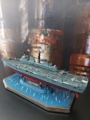 30 cm. HMS Invincible (Falkland War) 1/700 Ölçek Monte