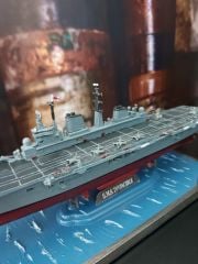 30 cm. HMS Invincible (Falkland War) 1/700 Ölçek Monte