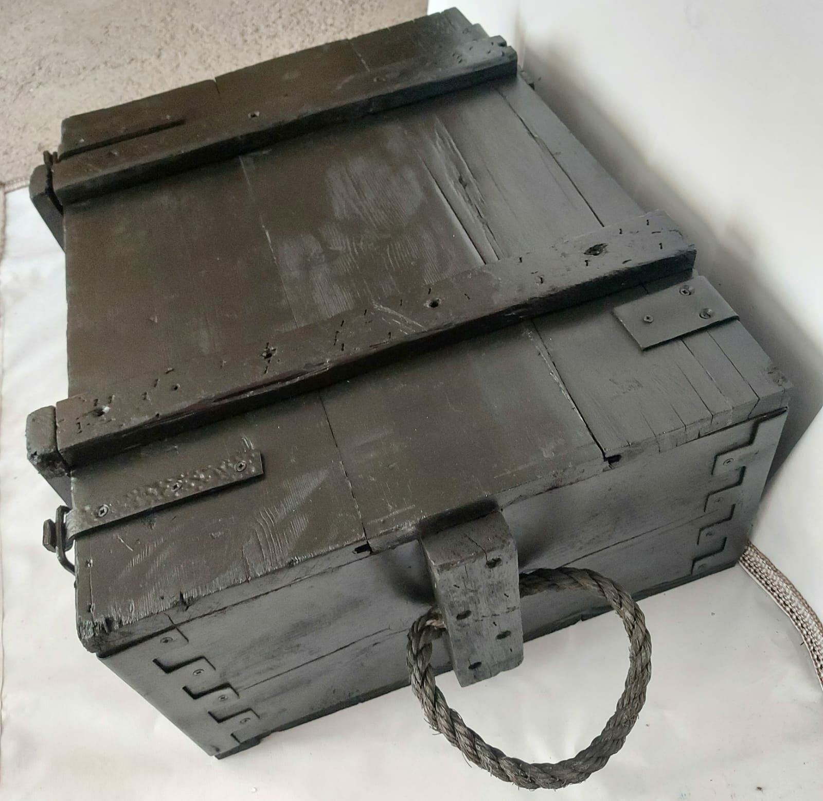 67x51x28 cm. Vintage Mühimmat Sandık Modeli