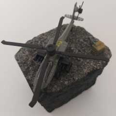 Tepe Üstünde Helikopter Motifi