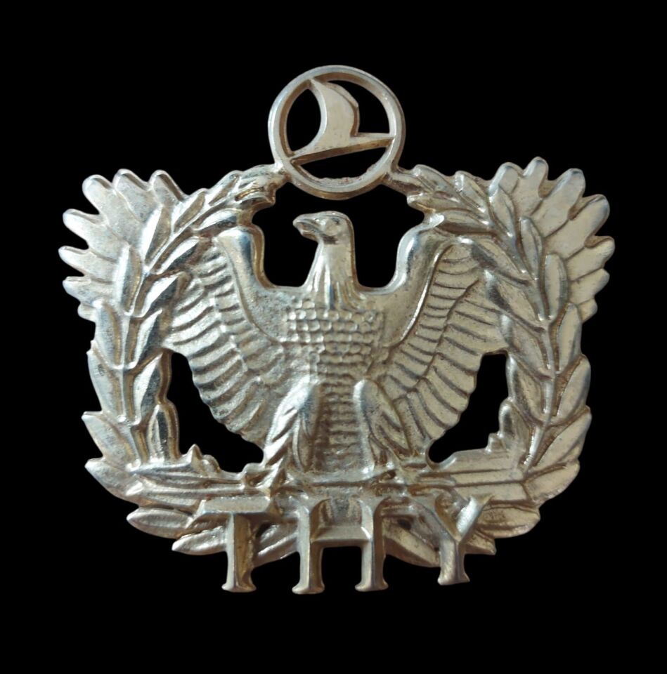 7x6 cm. Türk Hava Yolları Metal Brove