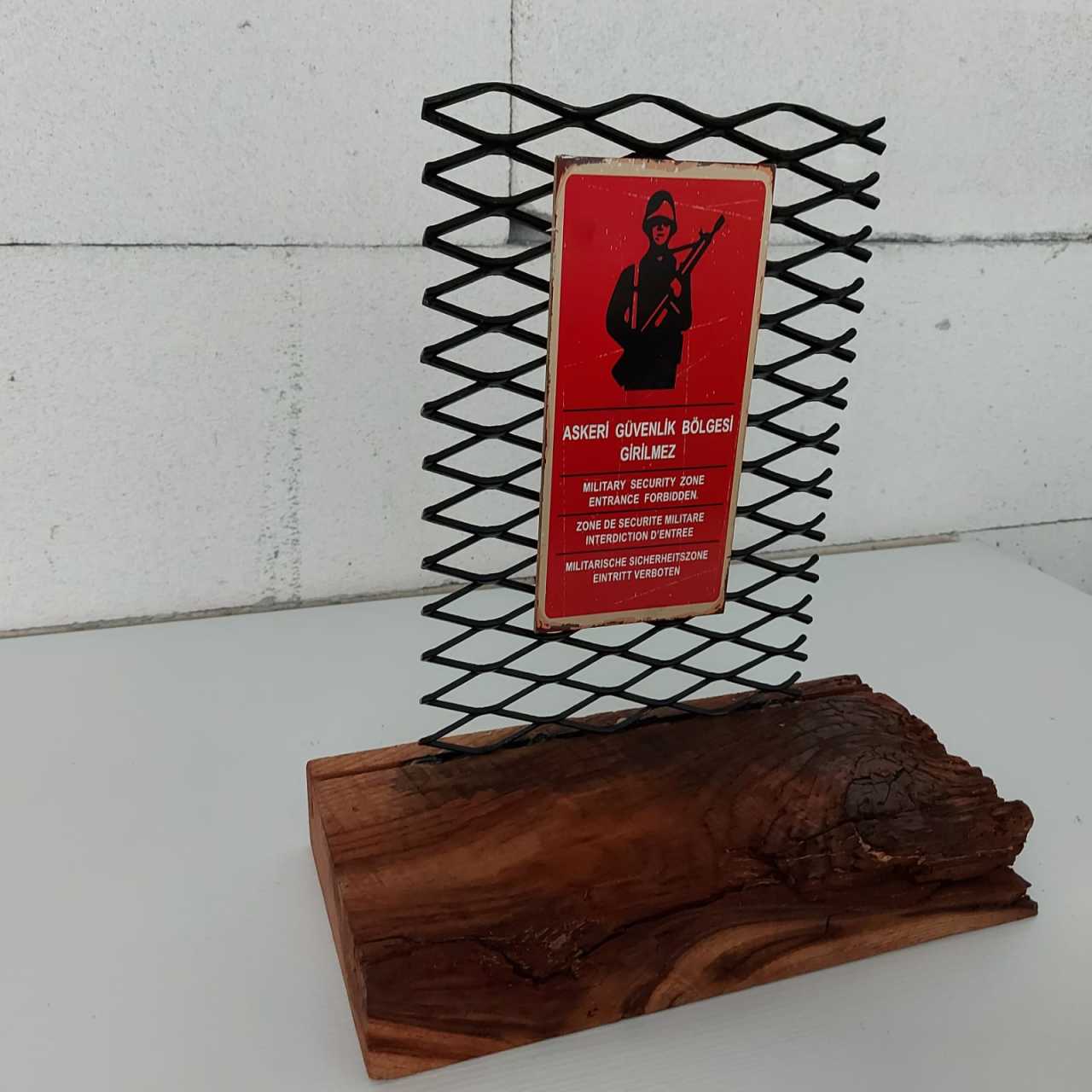 Askeri Bölge Tel Örgü Dekoratif Ürün Model-1