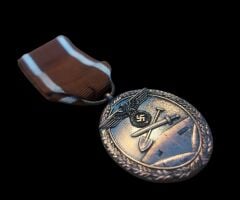 3x4.5 cm. Ww2 Alman Westwell (Batı Duvarı) Madalyası