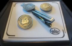 Kutusunda Deniz Müzesi Temalı Kravat İğnesi-Kol Düğmeleri (Sıfır Ürün)