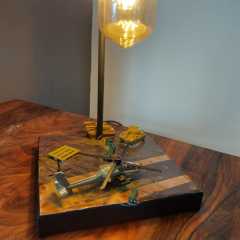 Modern Abajur Üzerinde Askeri Faaliyet