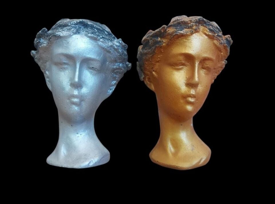 13.5 cm Yükseklik 7cm Ağız Çapı 2 Adet Helen Saksı