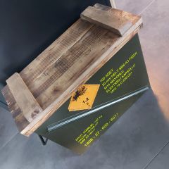 47x22x41 cm.Ahşap Kapaklı Metal Kutu Modeli