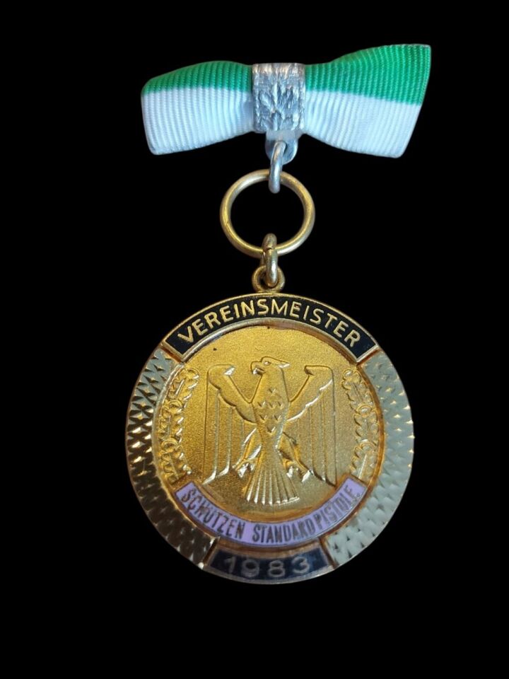 3.5 cm. Çap 1983 Alman Atıcılık Madalyası (Şerit Kurdele Askı Aparatlı)