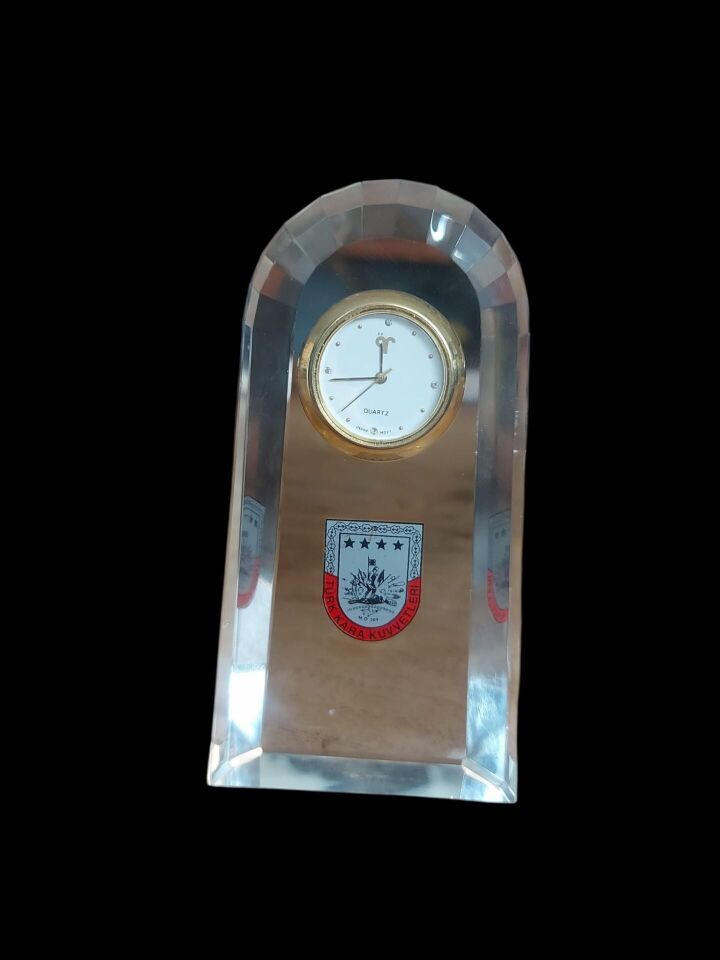 6x11.5 cm. Kristal Cam Jnd. Amblemli Masa Üstü Saat Modeli