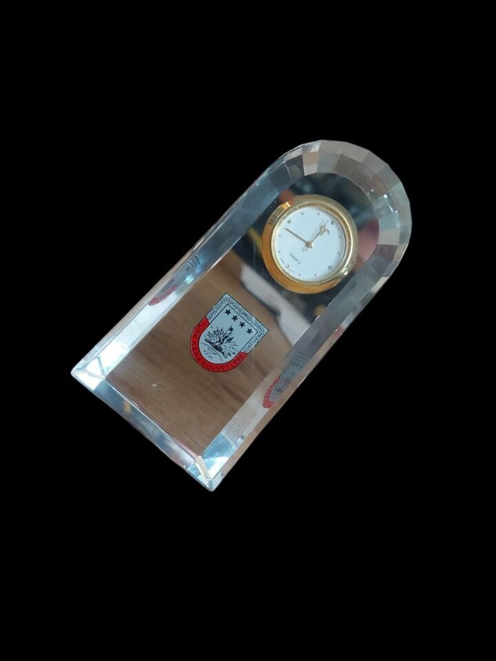 6x11.5 cm. Kristal Cam Jnd. Amblemli Masa Üstü Saat Modeli