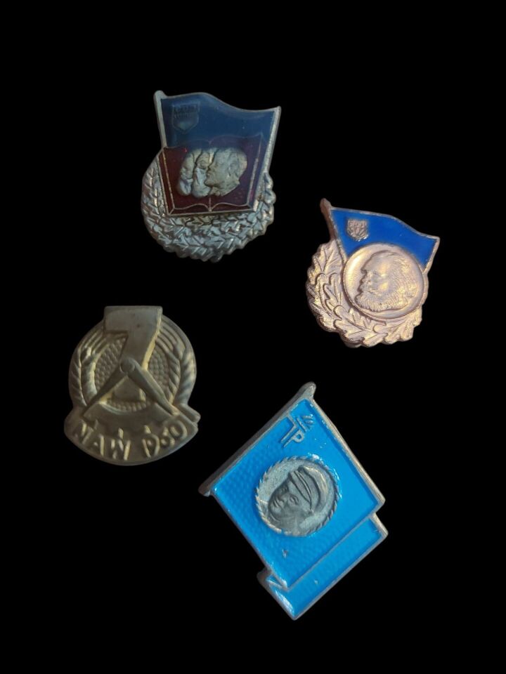 Doğu Almanya (DDR) Soğuk Savaş Dönemi 4 Adet Rozet Lotu