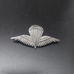 5x2,5 cm.  Vintage Metal Brove Model-1