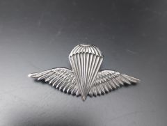 5x2,5 cm.  Vintage Metal Brove Model-1