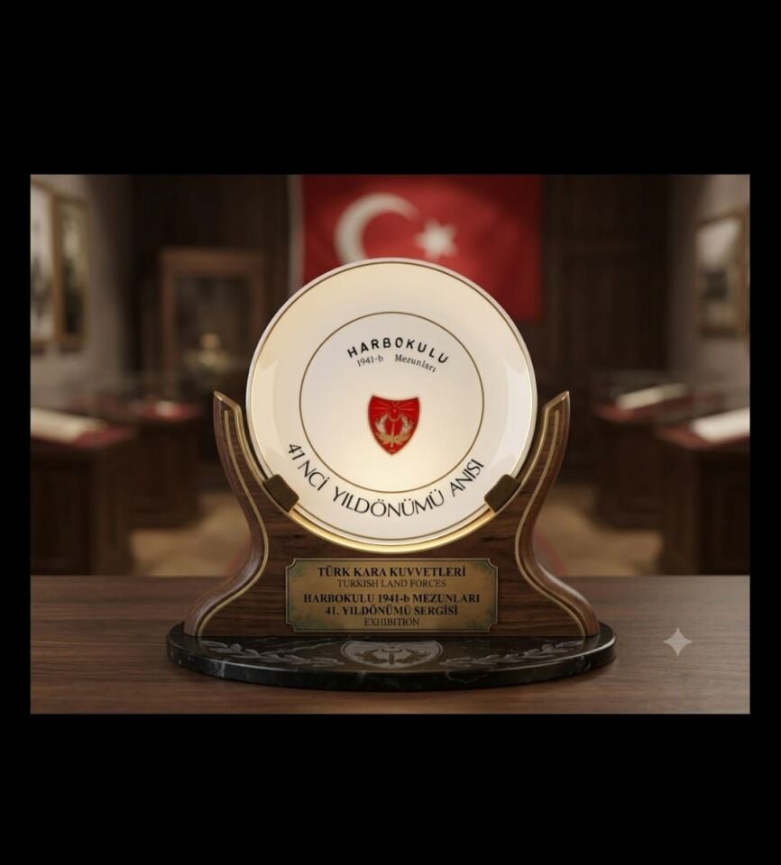 19 cm.Çap KHO 1941 Mezunları 41. Yıl Anısına Porselen Tabak (1982)