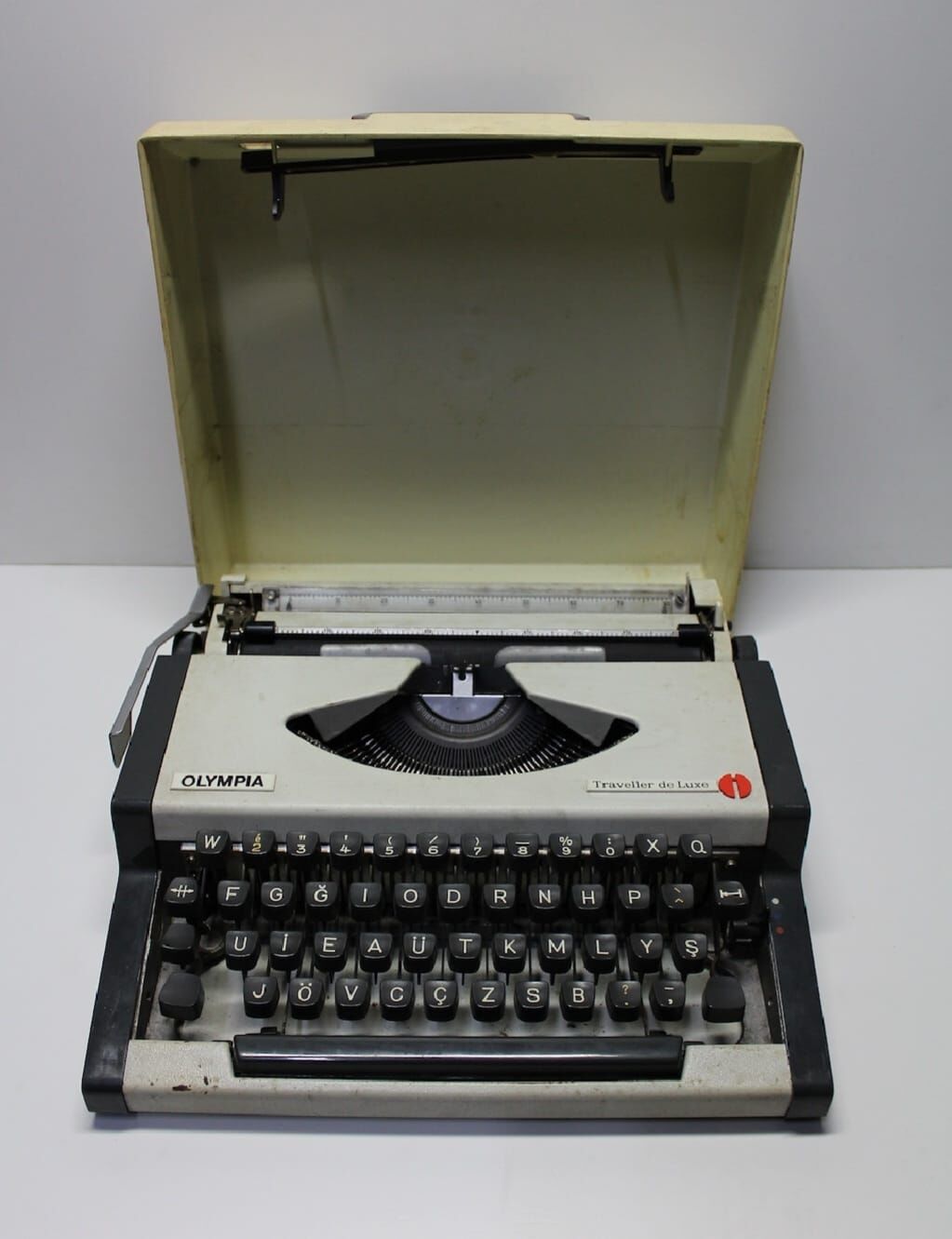 Olympia Traveller Çantalı Daktilo (Çalışır Durumda)