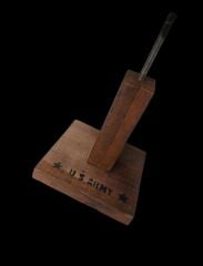 13x13x31.5 cm. US Motifli Ahşap Şapka Standı