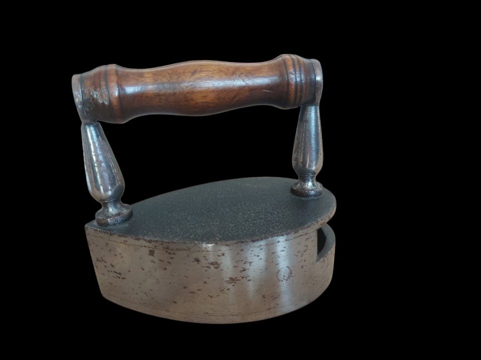 16x9x15 cm. 1880-1950 Dönemleri Kömürlü Döküm Ütü