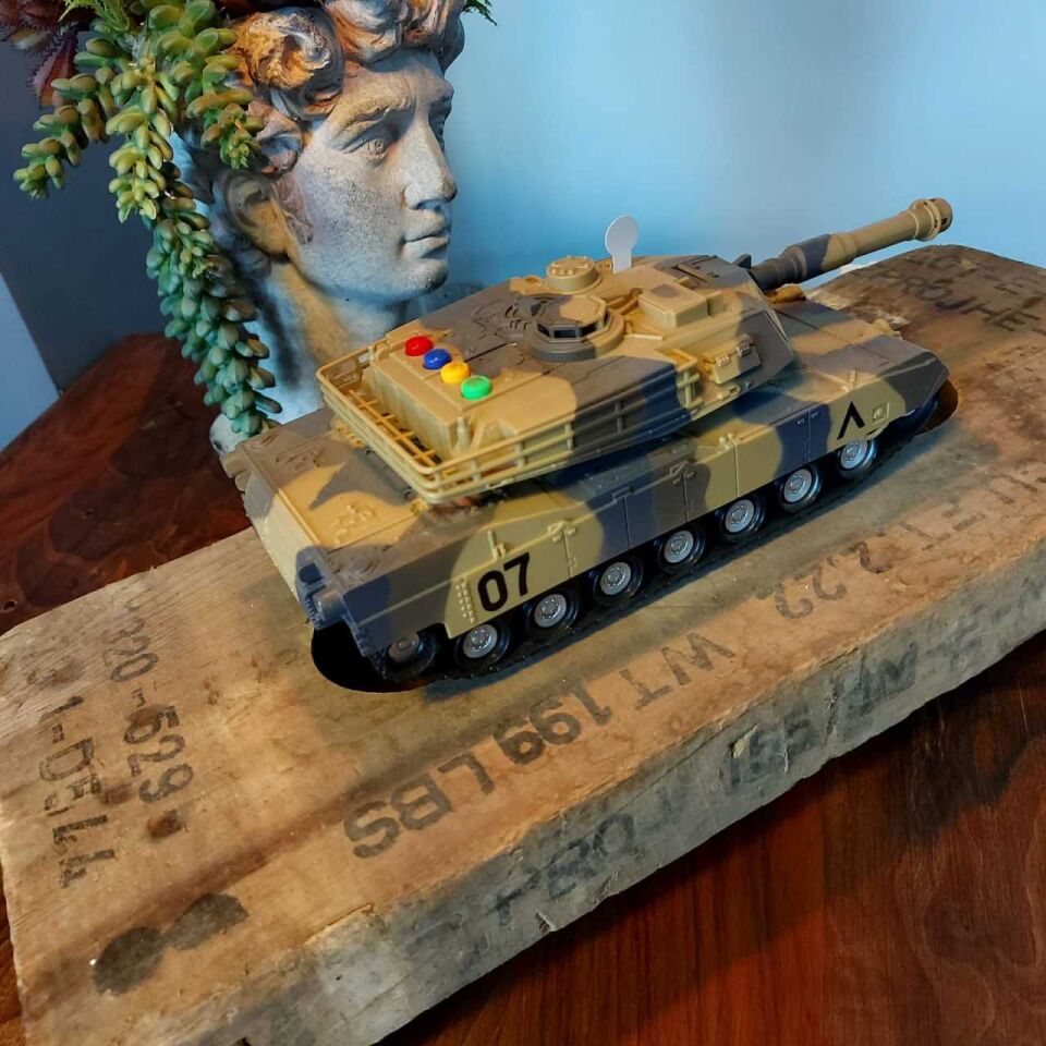 Tank Motifli Telefon Avize Abajur