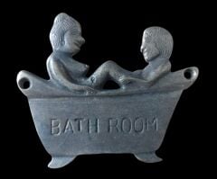 10x9 cm. Metal Malzeme Bath Room (Banyo) İşareti ( 2Adet Askı Delikli)