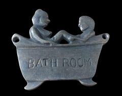 10x9 cm. Metal Malzeme Bath Room (Banyo) İşareti ( 2Adet Askı Delikli)