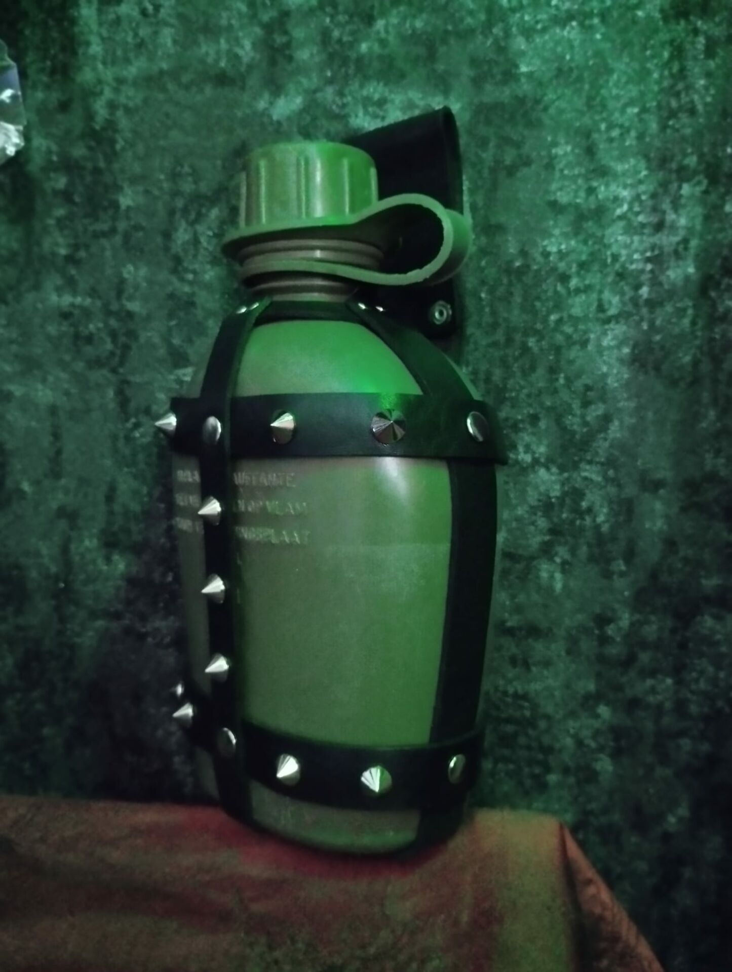 Dekoratif Deri Kılıflı Matara Modeli