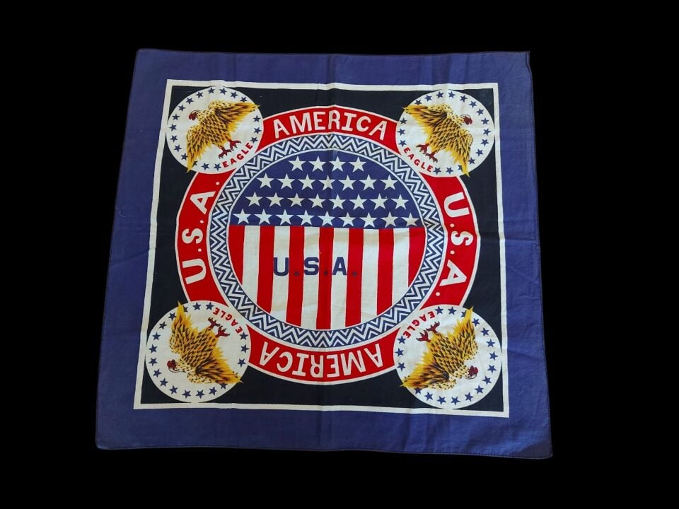 50X52 cm. Pamuklu Kumaş Üzerinde Amerikan Temalı Motorcu Bandana Fular Aksesuarı