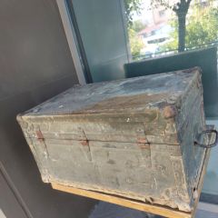 75x47x40 cm. Vintage Metal Mühimmat Sandığı