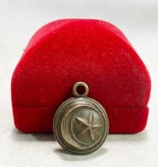 Osmanlı Dönemi Ay Yıldız Pirinç Kolye Ucu (Çap 2 cm.)