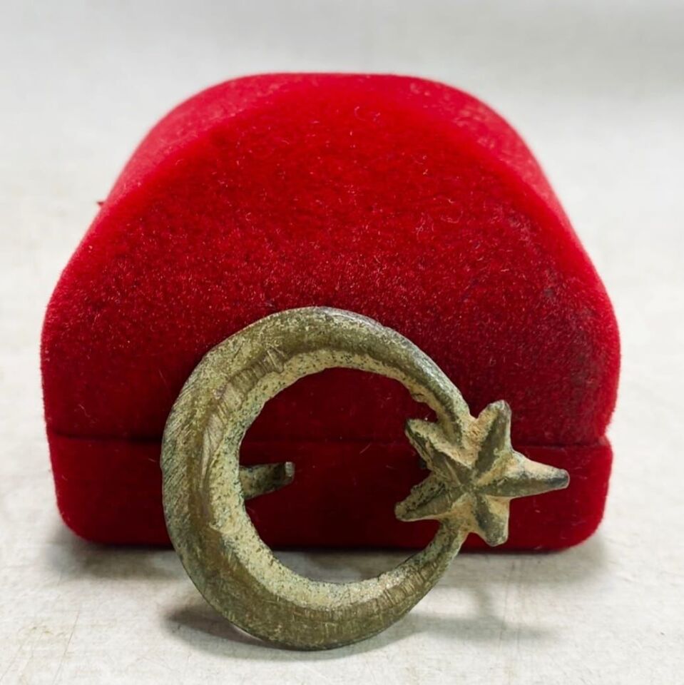 Erken Osmanlı Dönemi Ayyıldız Rozet (3cm Çap)