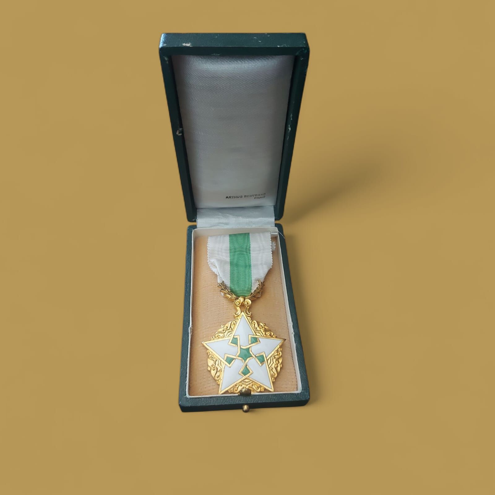 Suriye Devlet Nişanı (Kutusunda-Orjinal Ürün)