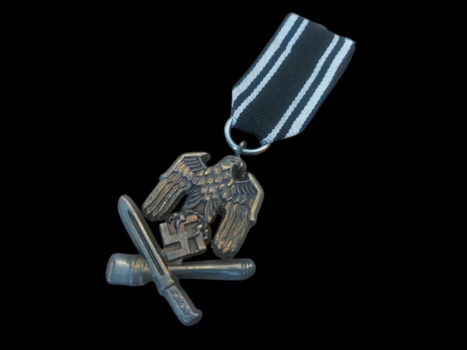 4.5x5 cm. Ww2 Dönemi Alman Yakın Dövüş Barı/Çatışma Rozeti