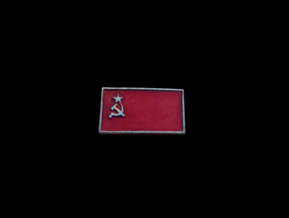1.5x1 cm. Sovyet Bayrak Rozet