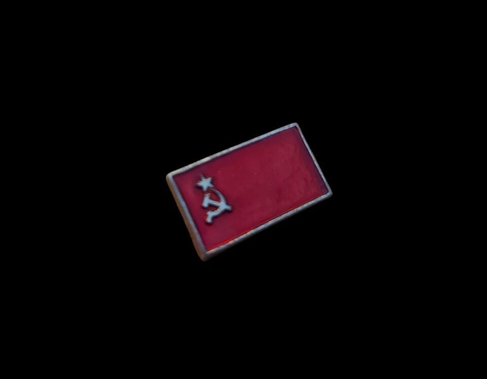 1.5x1 cm. Sovyet Bayrak Rozet