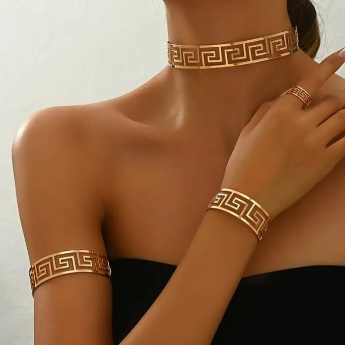 Donna Harikalar Diyarı Desenli 4 Parça Takı Seti