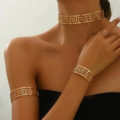 Donna Harikalar Diyarı Desenli 4 Parça Takı Seti