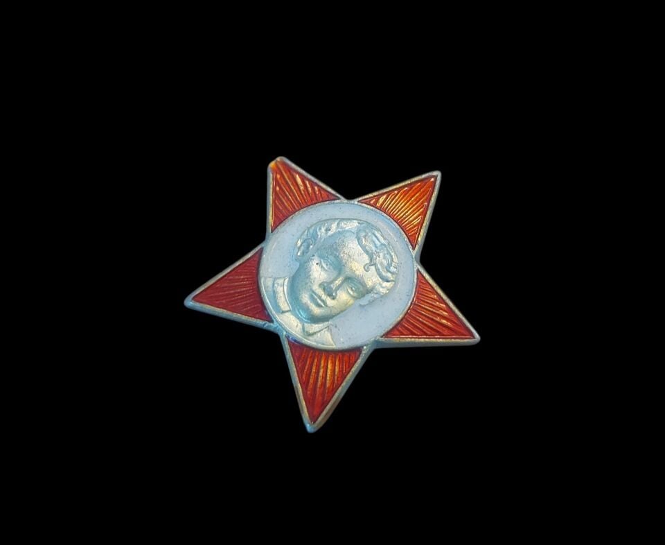 3x3 cm. Sovyet Küçük Lenin Rozet