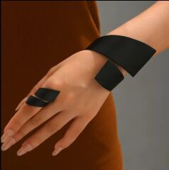 Donna Siyah Renk Çapraz Sınırlı Bileklik ve Yüzük Seti