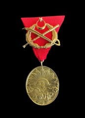 İstiklal Madalyası Kırmızı Kuşaklı