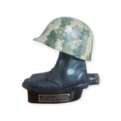 12x19x21 cm. Bot-Miğfer Motifli  Seramik Şişe