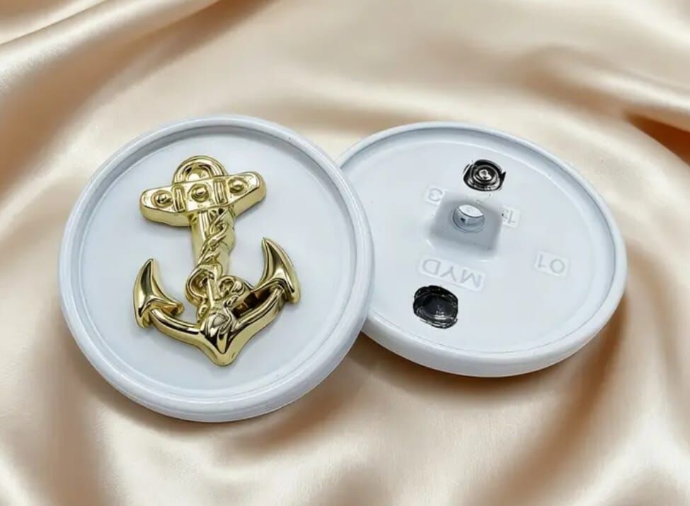 2.3 cm Çap Çapa Motifli Beyaz Renk Metal Düğme (Adet Fiyatıdır)