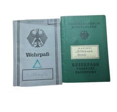 Ww2 Alman Nazi Pilota Ait Askeri Kayıt 2 Adet (Pasaport) Kolleksiyon Ürünü