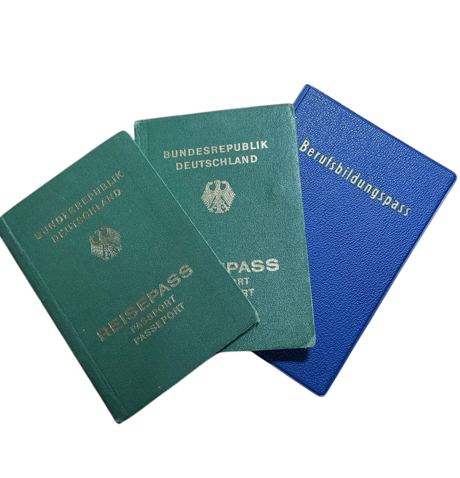 3 Adet Kolleksiyon Ürünü Alman Pasaport (1980-1985-1990)