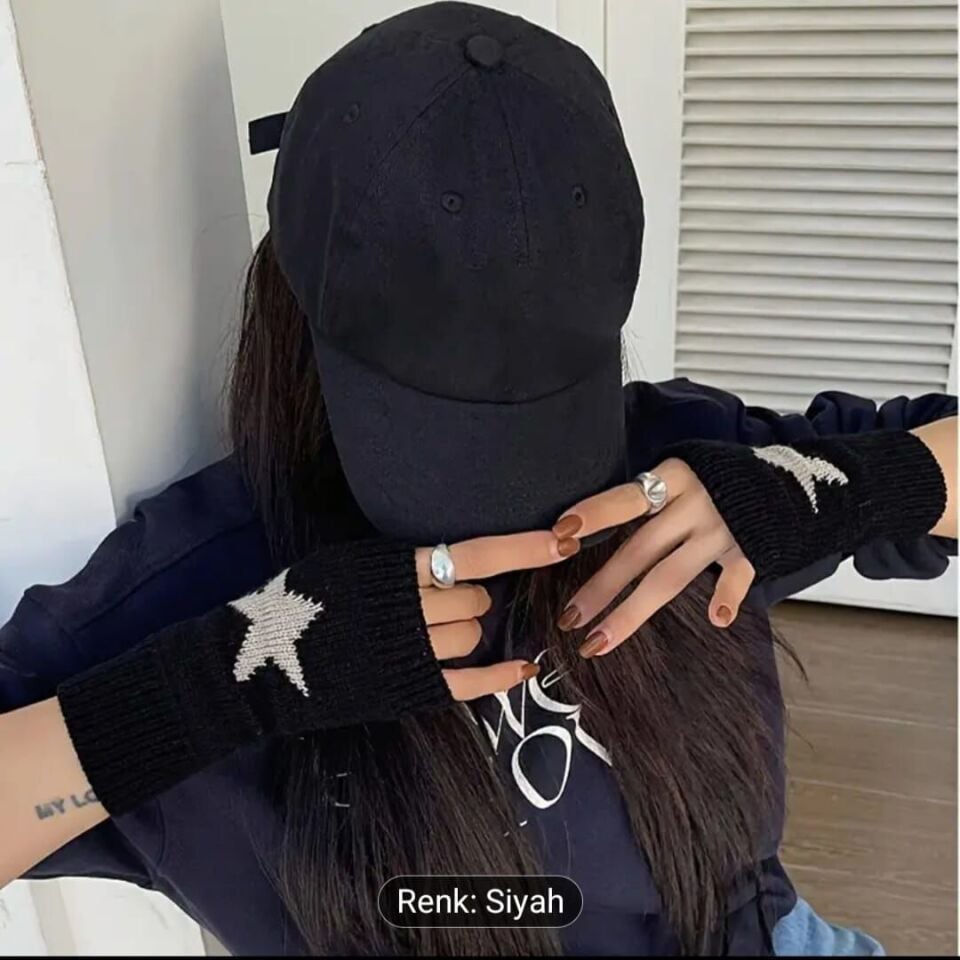 Siyah Renk,Yıldız Örgü Yarım Parmak Yün Eldiven (Çift)