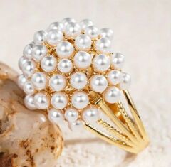 Donna Altın Renk Taklit İnci İşlemeli Şık ve Zarif Yüzük Modeli (8 Numara)