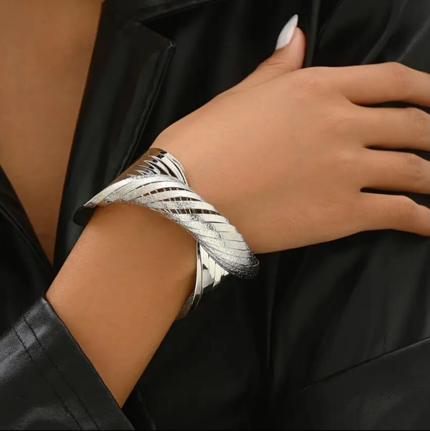 Donna Gümüş Renk Vintage Stil Bohem Geniş Manşet Metal Bileklik