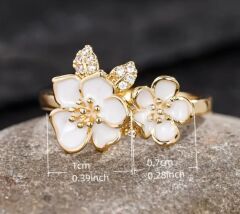 Donna Çiçek Desenli Yüzük Modeli (8 Numara)