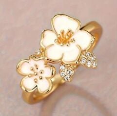 Donna Çiçek Desenli Yüzük Modeli (8 Numara)