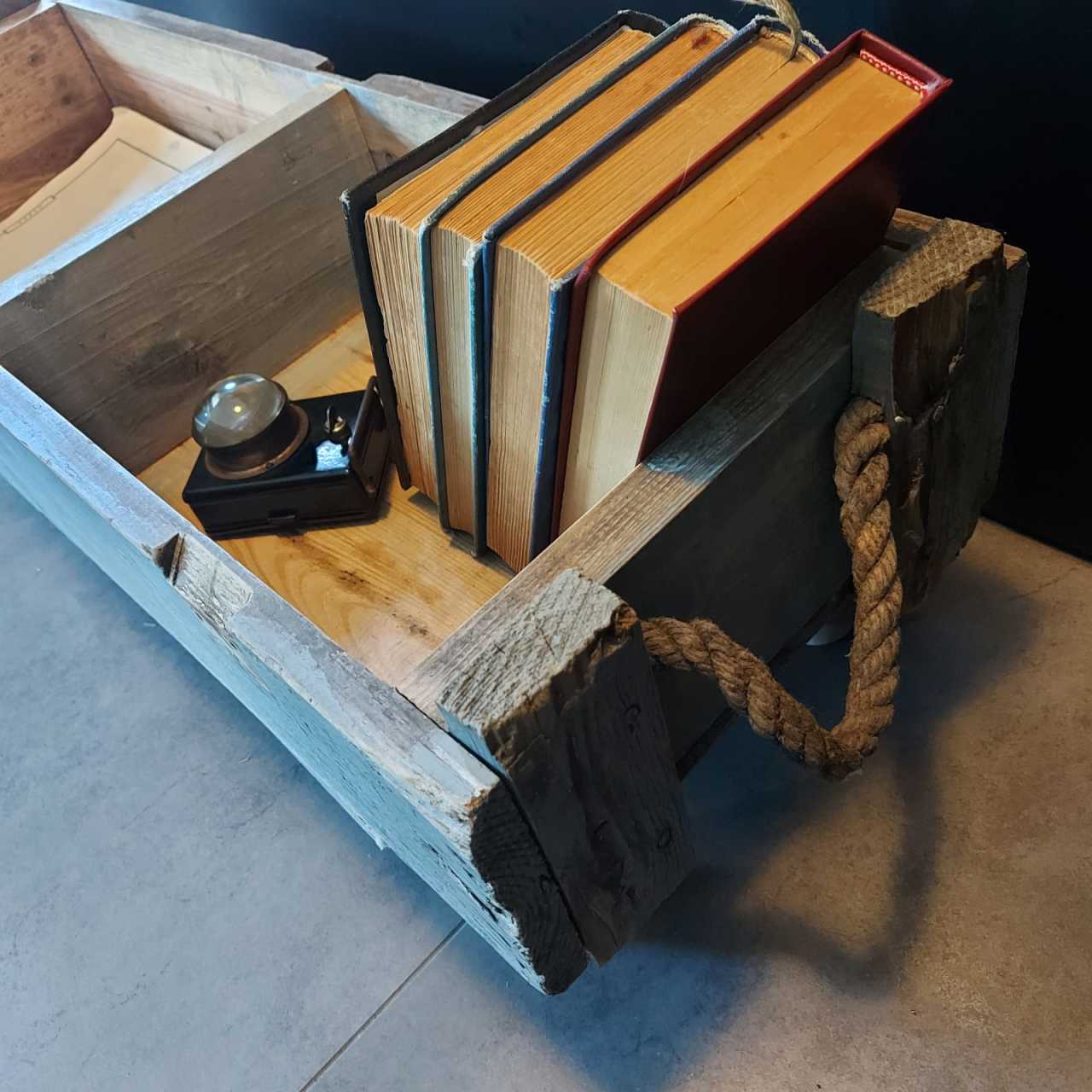 Ahşap Ayak Gri Sandık Organizer Modeli