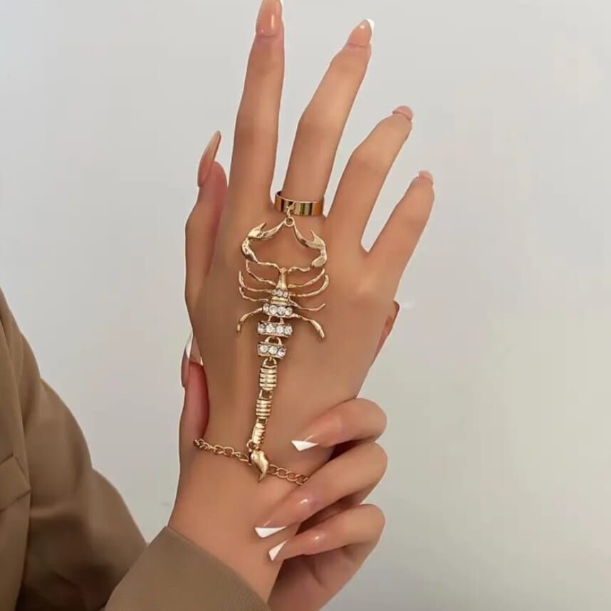 Donna Gümüş Renk Rhinestone Süslemeli Alaşım Akrep El Zinciri