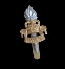 5x2.5 cm. İngiltere Kraliyet Ordusu Eğitim Birliği Raec Metal Askeri Şapka Kokartı